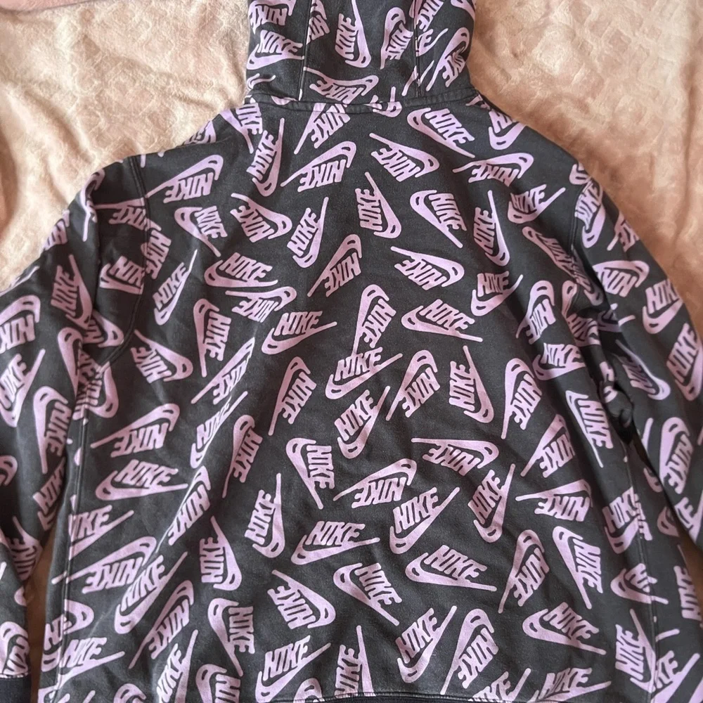 Nike sweatshirt - Picture 4 of 4